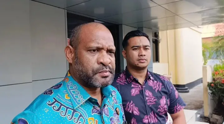 Kasubdit I Keamanan Negara (Kamneg) Ditreskrimum Polda Sulut, Kompol Laurens Heselo saat memberikan keterangan di Mapolda Sulawesi Utara. (Istimewa)