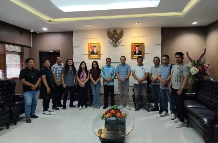 Garda Nusantara saat bertemu Sekprov Sulut Tahlis Gallang